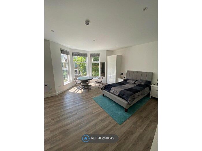 Studio To Rent In Fordwych Road, London, NW2