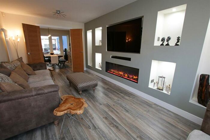 4 Bedroom Detached House For Sale In Walstow Crescent, Armthorpe, Doncaster, DN3