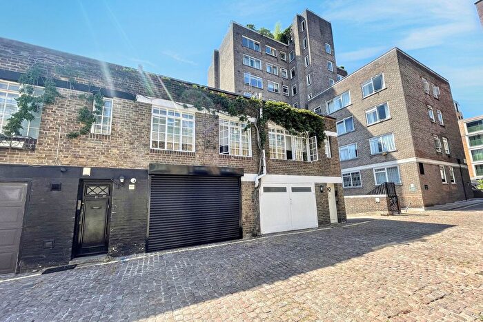 2 Bedroom Mews For Sale In Connaught Close, London, W2