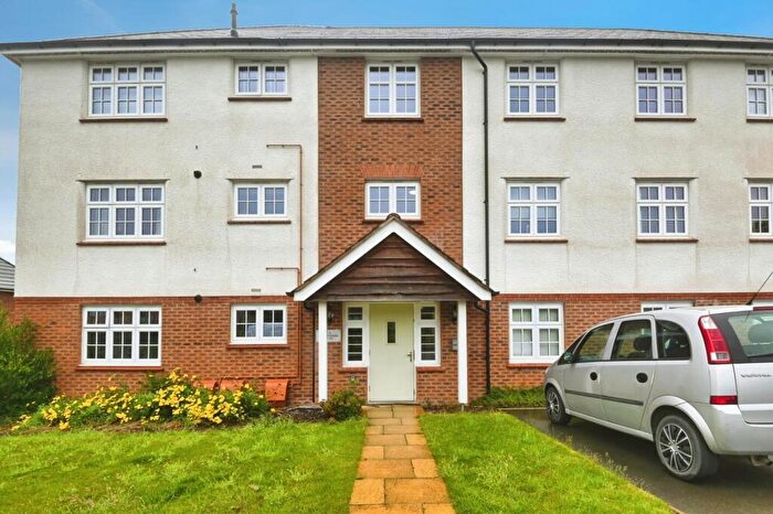 2 Bedroom Flat For Sale In Barlaston Way, Amington, Tamworth, B77