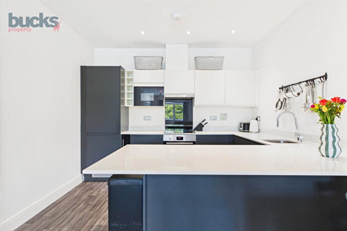 1 Bedroom Apartment For Sale In Wycombe Road, Saunderton, High Wycombe, Buckinghamshire, HP14
