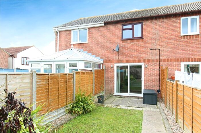 2 Bedroom Detached House To Rent In Elziver Close, Chickerell, Weymouth, Dorset, DT3