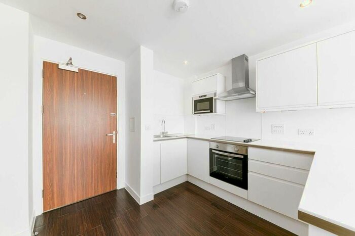 2 Bedroom Flat To Rent In Wellesley Road, Sutton, SM2