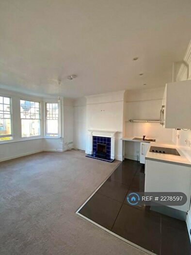 2 Bedroom Flat To Rent In St. Georges Road, Worthing, BN11