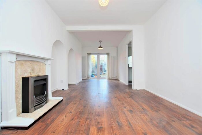 3 Bedroom Terraced House To Rent In Kelly Way, Romford, RM6