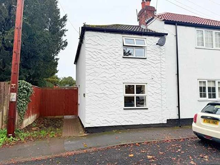 1 Bedroom Cottage For Sale In Manor Street, Keelby, Grimsby, DN41