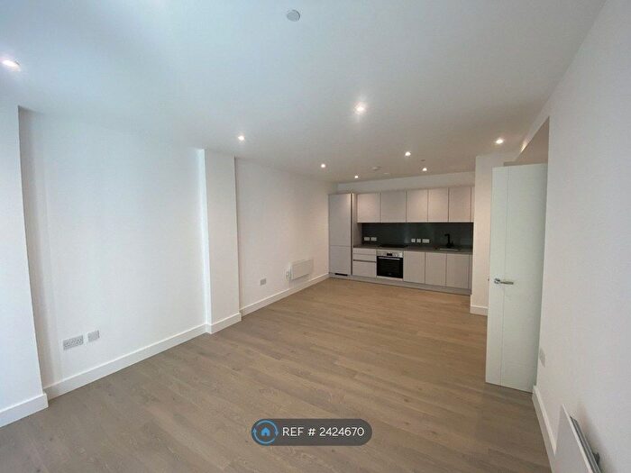 2 Bedroom Flat To Rent In Polytechnic Street, London, SE18