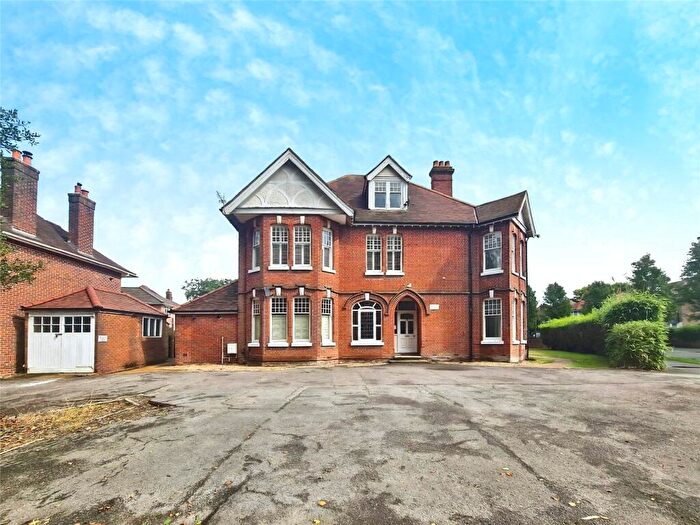 1 Bedroom Flat To Rent In Redlands Drive, Southampton, Hampshire, SO19