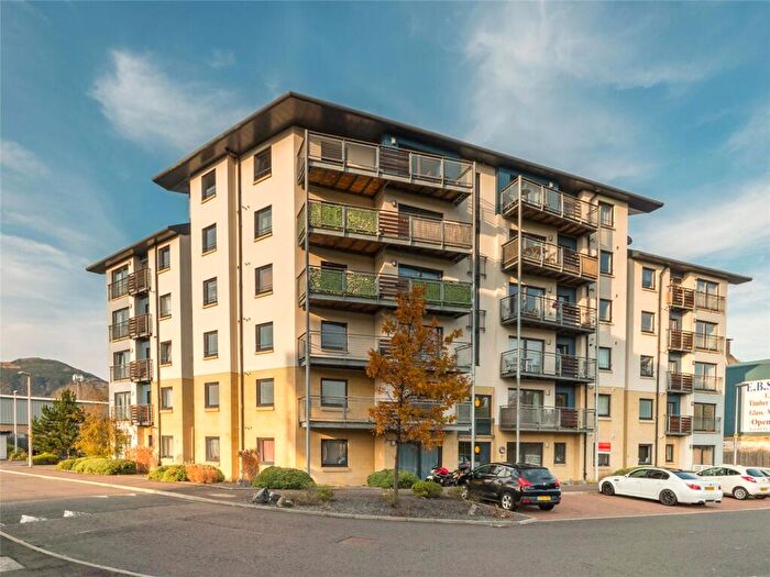 2 Bedroom Flat To Rent In Pefferbank, Edinburgh, EH16