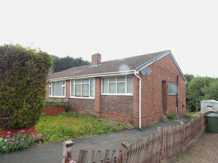 3 Bedroom Bungalow To Rent In Park Croft, Batley, WF17