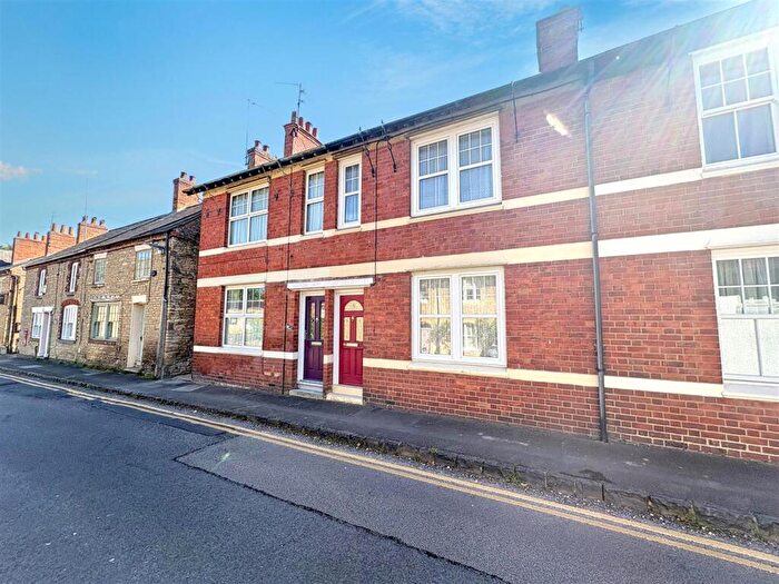 2 Bedroom Terraced House For Sale In High Street, Wollaston, Wellingborough, NN29