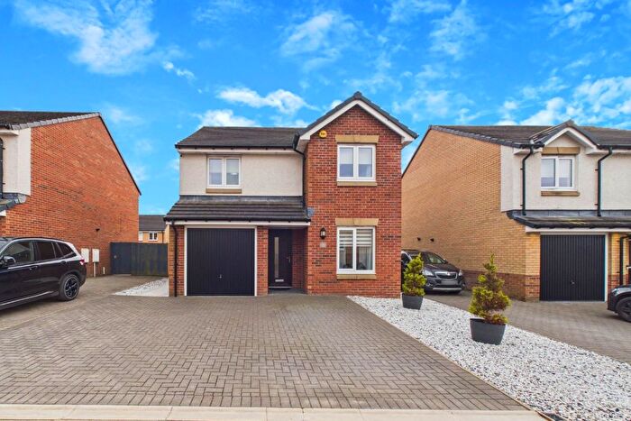 4 Bedroom Detached House For Sale In Greenlaw Path, Airdrie, ML6