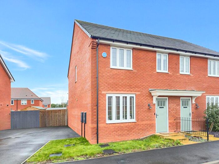 3 Bedroom Semi-Detached House For Sale In Hall Lane, Newbold Verdon, LE9