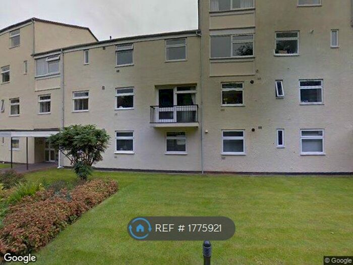 2 Bedroom Flat To Rent In Northumberland Court, Leamington Spa, CV32