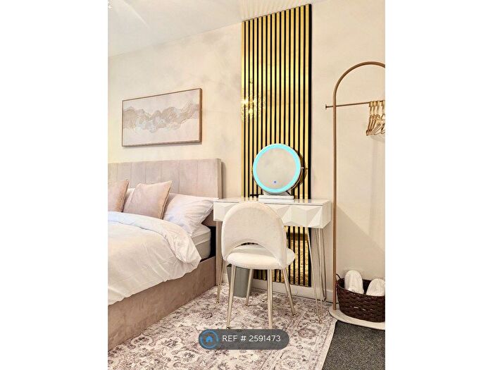 4 Bedroom End Of Terrace House To Rent In Colwyn Road, Leeds, LS11