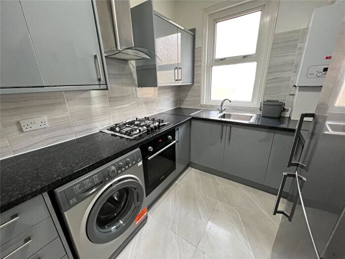2 Bedroom Apartment To Rent In Hardwicke Road, London, N13