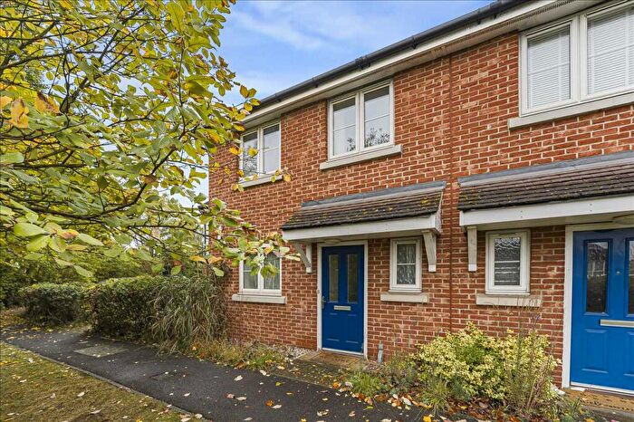 3 Bedroom End Of Terrace House For Sale In Vaughan Close, Dartford, DA1