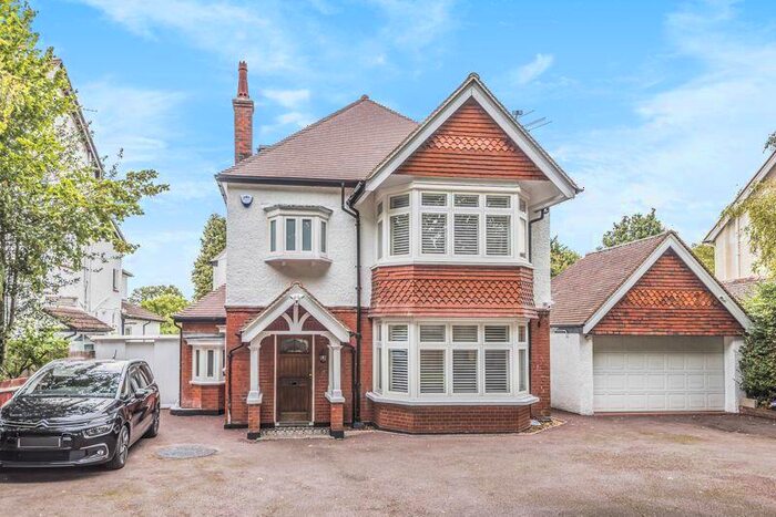 6 Bedroom Detached House To Rent In Hall Road, Wallington, SM6