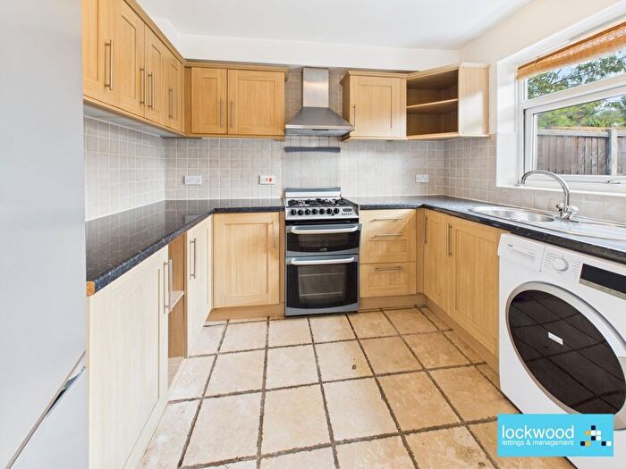 2 Bedroom Flat To Rent In Connaught House, Ashford, TW15