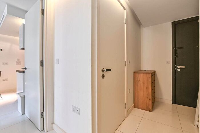 1 Bedroom Flat To Rent In Osnaburgh Street, Camden, London, NW1