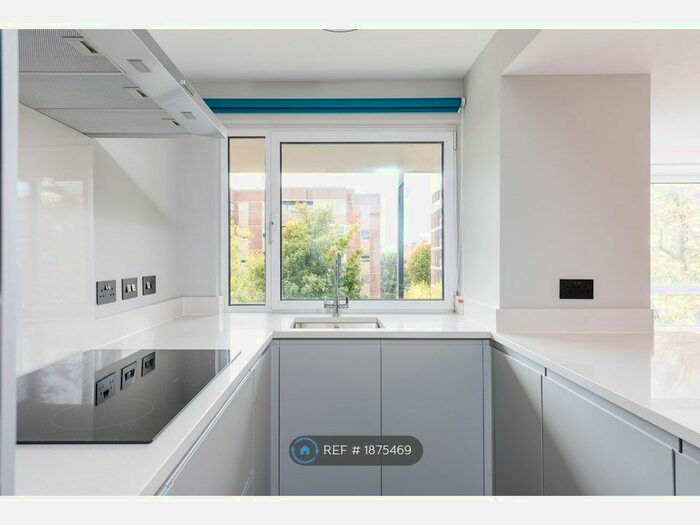 2 Bedroom Flat To Rent In The Drive, Hove, BN3