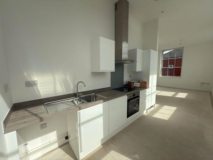 1 Bedroom Apartment For Sale In Hempshaw Lane, Offerton, Stockport, SK2