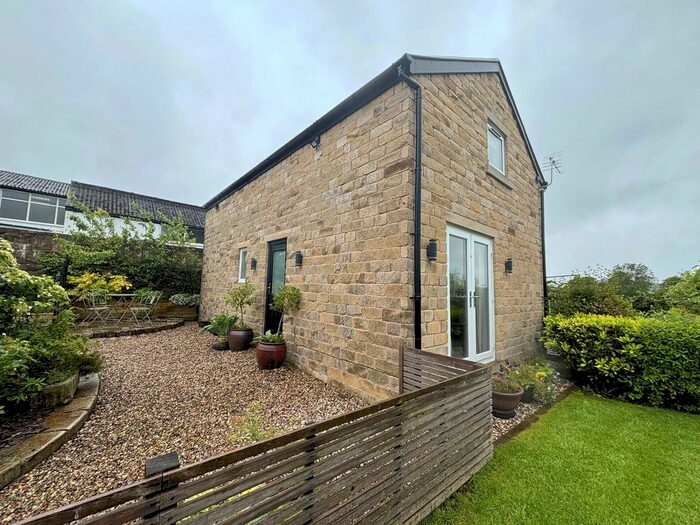2 Bedroom Detached House To Rent In Turton Road, Bury, BL8