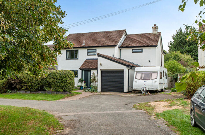 4 Bedroom Detached House For Sale In The Avenue, Leighton Bromswold, Cambridgeshire, PE28