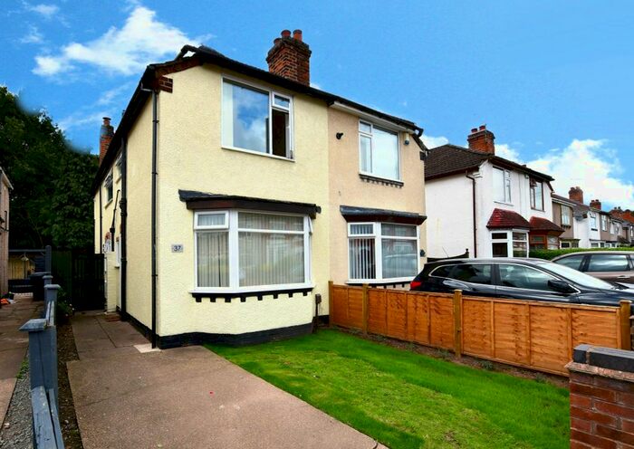 3 Bedroom Semi-Detached House To Rent In Whoberley Avenue, Allesley, Coventry, CV5