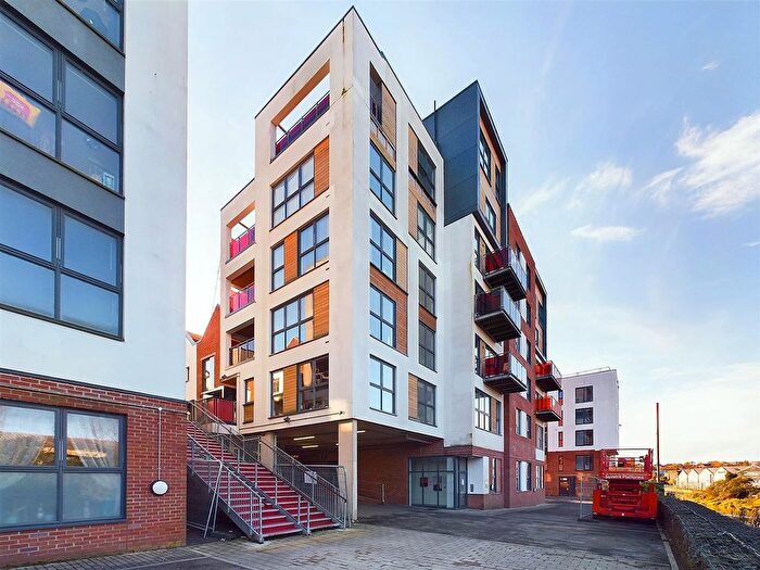 2 Bedroom Flat To Rent In Paintworks, Arnos Vale, Bristol, BS4