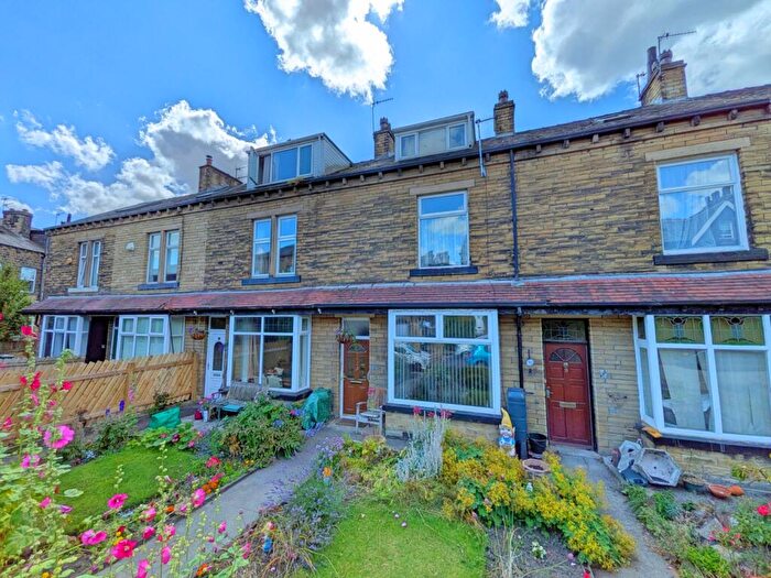 4 Bedroom Terraced House For Sale In Bromley Road, Bingley, West Yorkshire, BD16