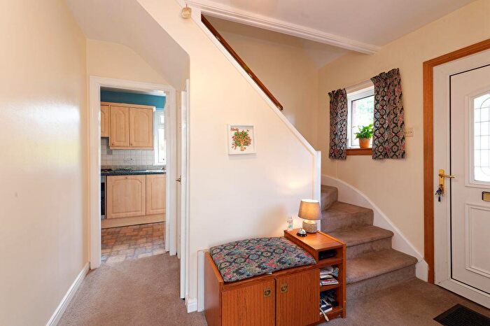 3 Bedroom Detached House For Sale In Burnside Avenue, Brookfield, PA5