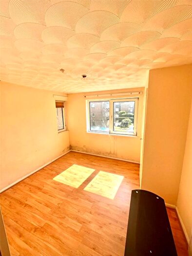 1 Bedroom Flat For Sale In Coed Edeyrn, Llanedeyrn, Cardiff, CF23