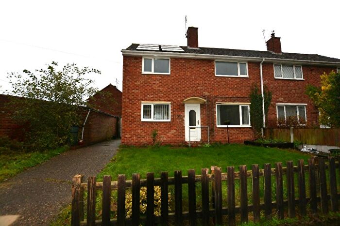 3 Bedroom Semi-Detached House To Rent In Hill Side, Tuxford, Newark, NG22