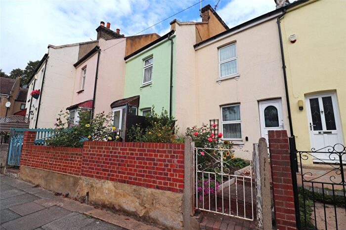 2 Bedroom Terraced House For Sale In Swanscombe Street, Swanscombe, Kent, DA10