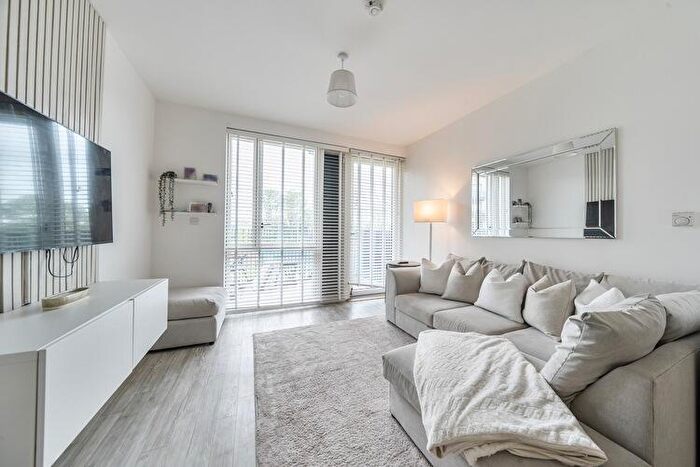 1 Bedroom Flat For Sale In Huntington House, Welwyn Garden City, Hertfordshire, AL7