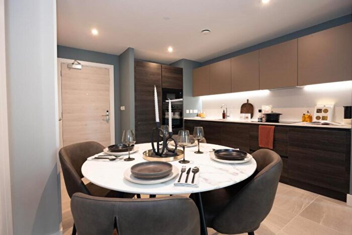 2 Bedroom Flat To Rent In New York Square, Leeds, LS2