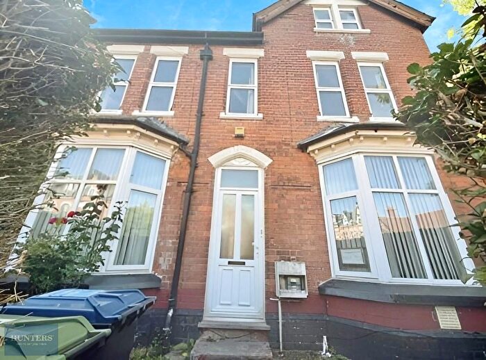 3 Bedroom Flat To Rent In Carlyle Road, Birmingham, B16