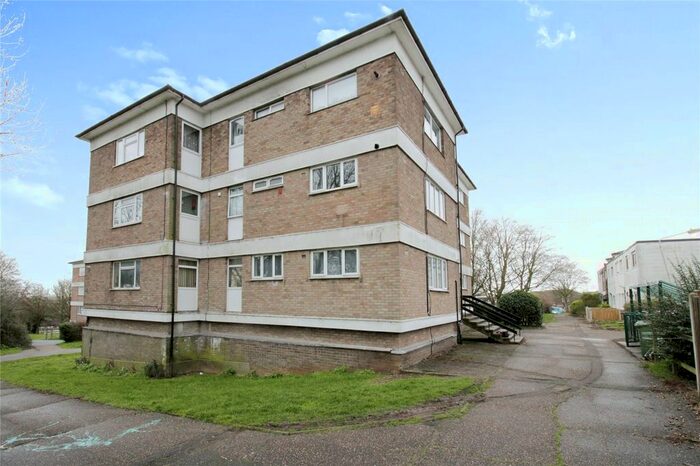 1 Bedroom Flat To Rent In Swanstead, Basildon, SS16