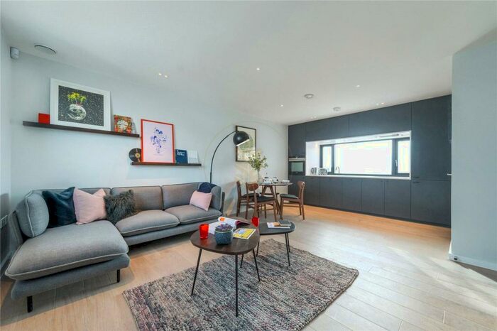 1 Bedroom Penthouse To Rent In Regent Street, Kensal Green, London, NW10