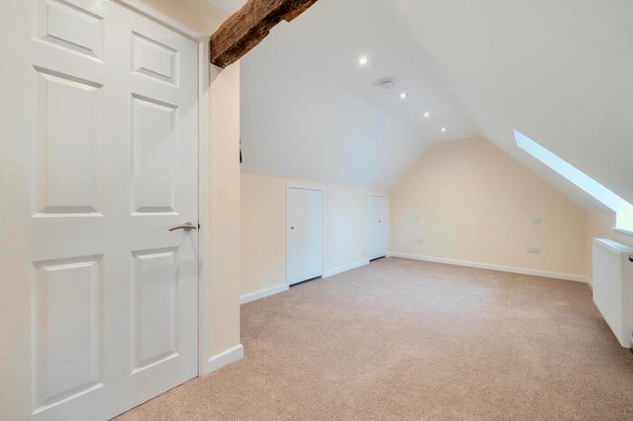 1 Bedroom Flat To Rent In The Broadway, Thatcham, RG19