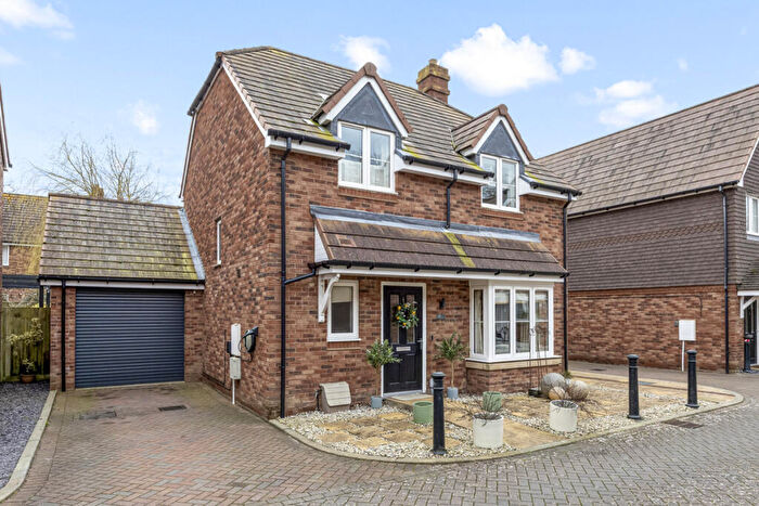 4 Bedroom Detached House For Sale In Skylark Rise, Goring-by-sea, BN12