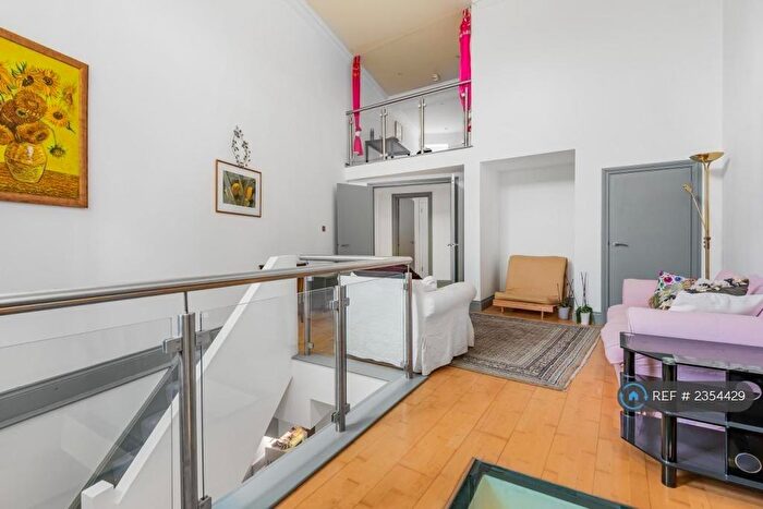 2 Bedroom Maisonette To Rent In Manor Place, London, SE17