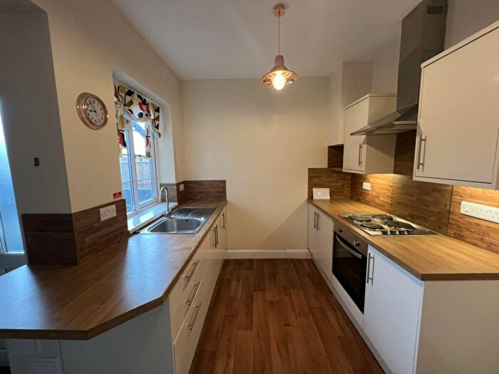 2 Bedroom Flat To Rent In Goring Road, Goring-By-Sea, BN12