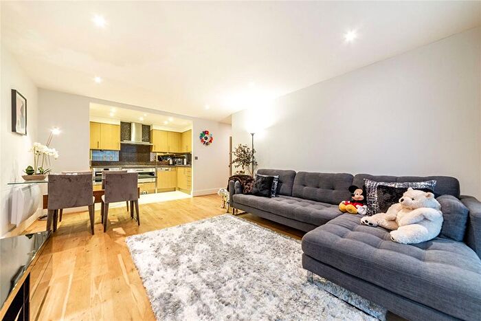 2 Bedroom Flat To Rent In Flagstaff House, Vauxhall, SW8