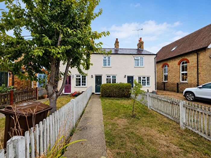 2 Bedroom Terraced House To Rent In High Street, Aylesbury, HP18