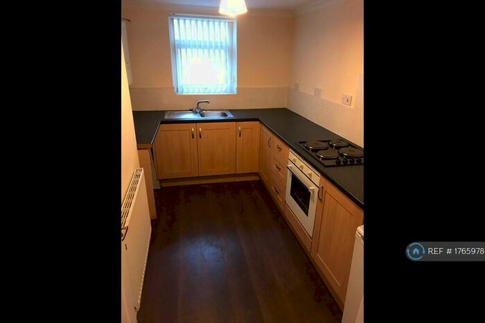 1 Bedroom Flat To Rent In Above Finkle Street, Stainforth, Doncaster, DN7