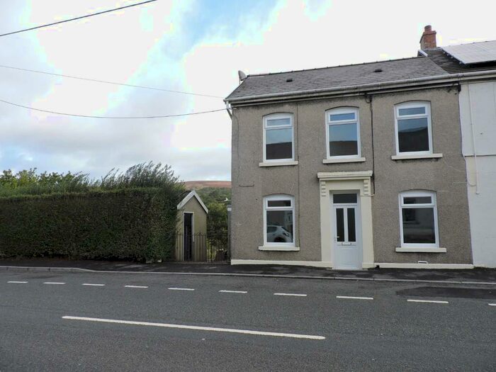 3 Bedroom House To Rent In Cwmamman Road, Ammanford, Carmarthenshire, SA18