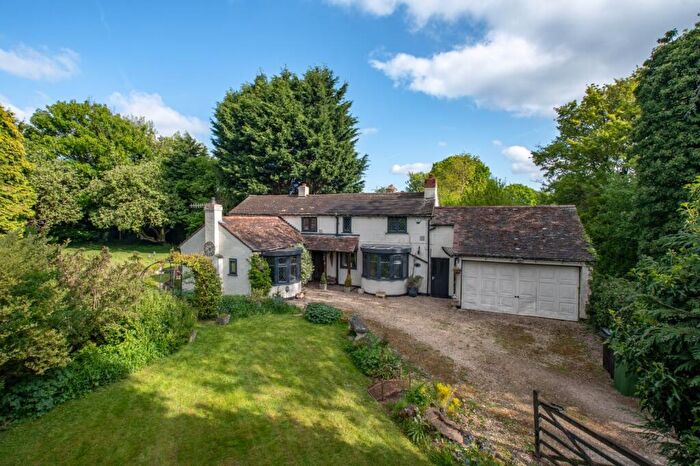4 Bedroom Detached House For Sale In Hinton Fields, Bournheath, Bromsgrove, Worcestershire, B61