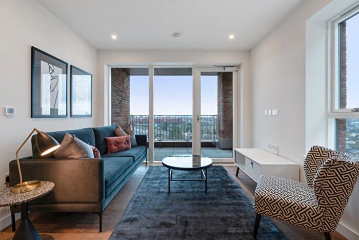 2 Bedroom Flat To Rent In Mary Neuner Road, London, N8